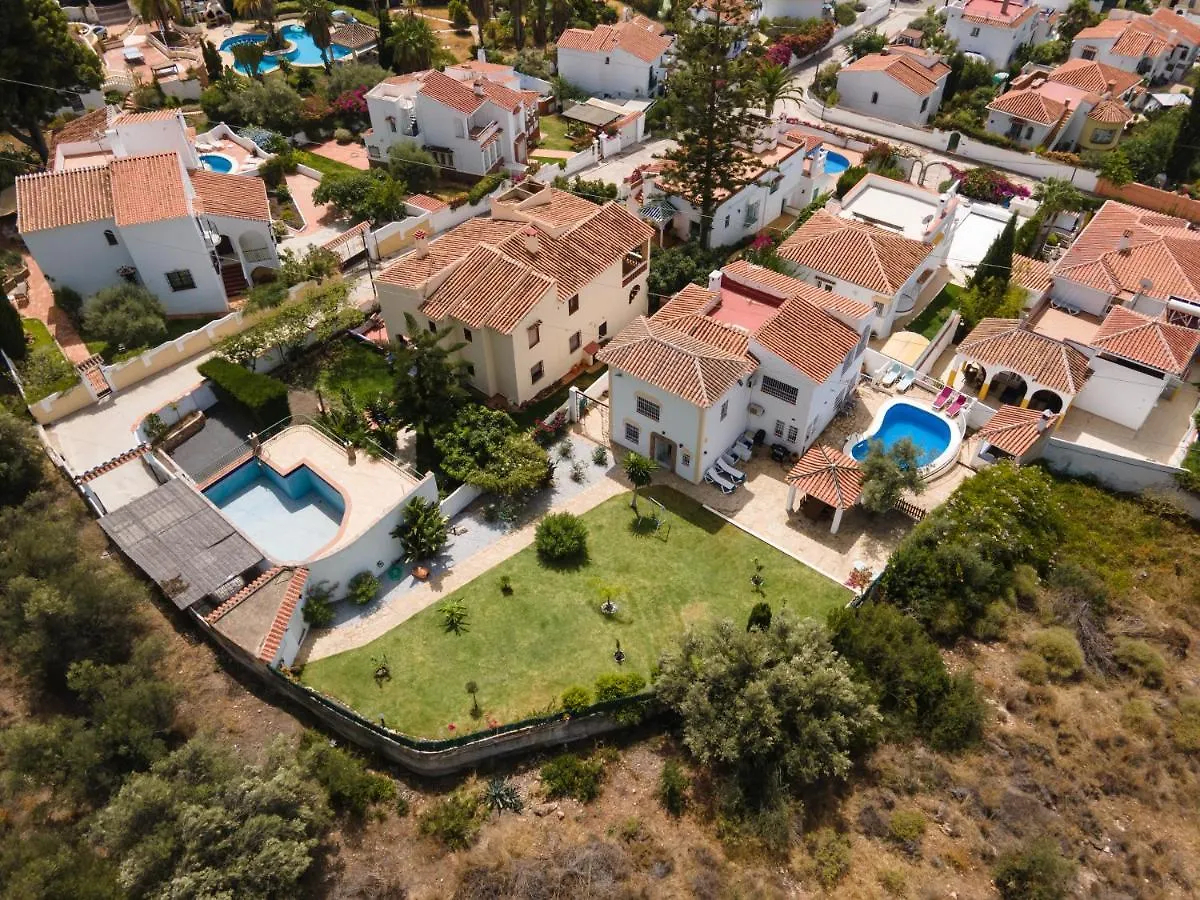 Villa With Private Pool & Large Private Garden Nerja 0*,